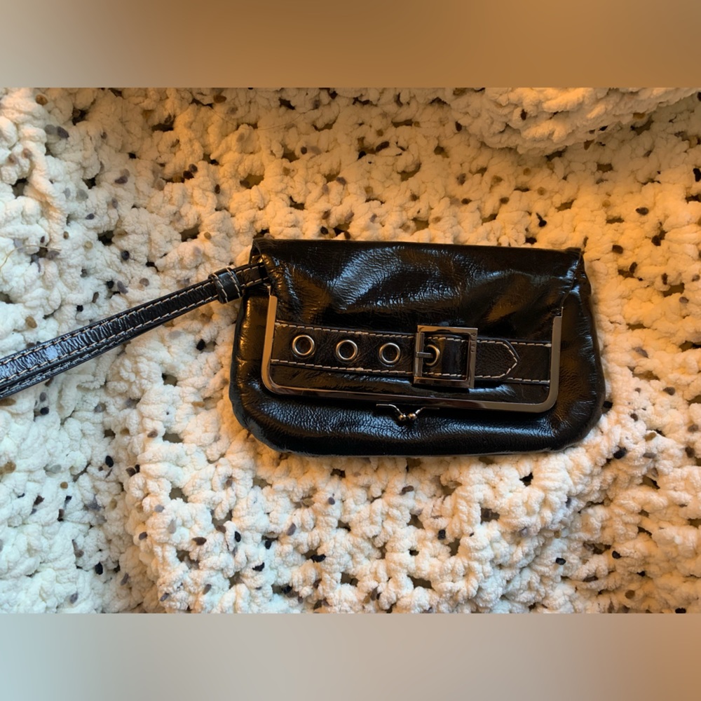 RAFĒ NEW YORK WRISTLET clutch